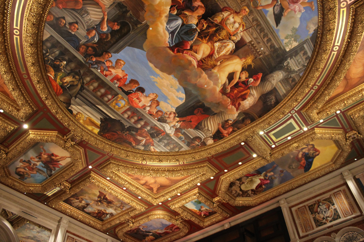 venetian ceiling