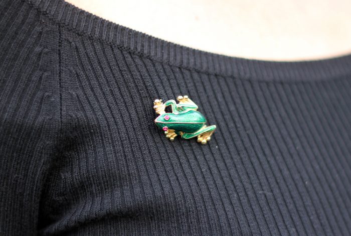 vintage-frog-brooch