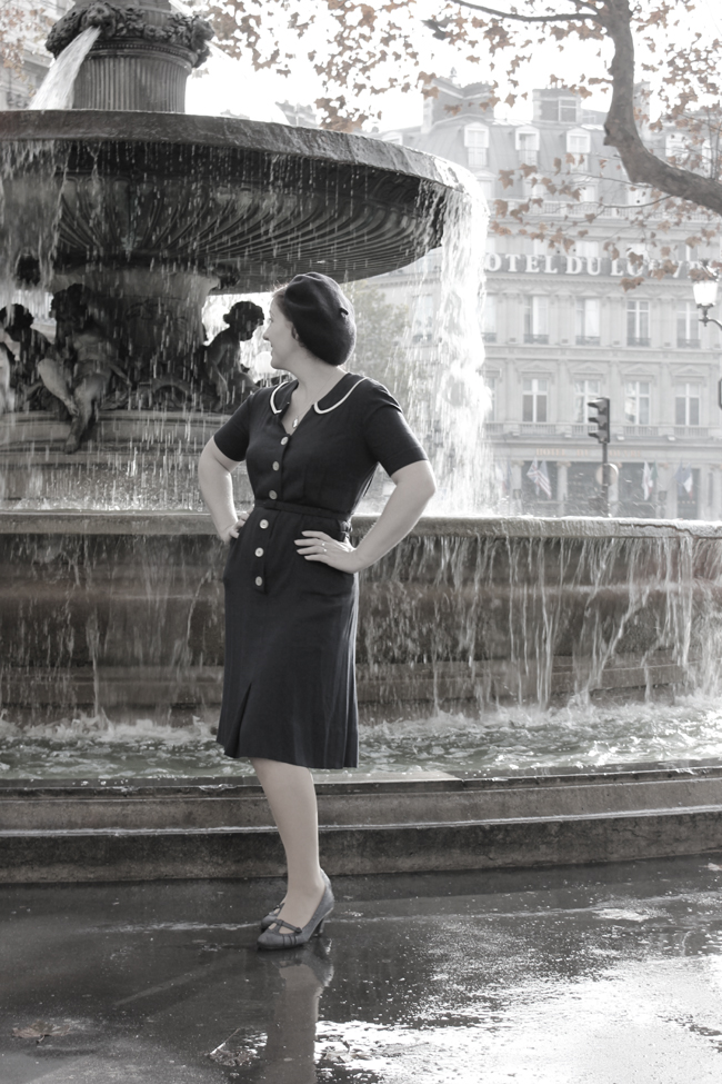Black and White Paris Fountain Beret