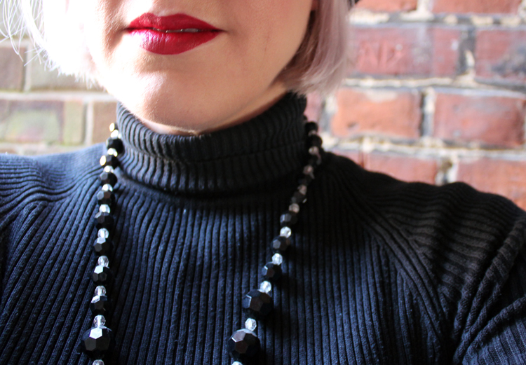 Nanas necklace