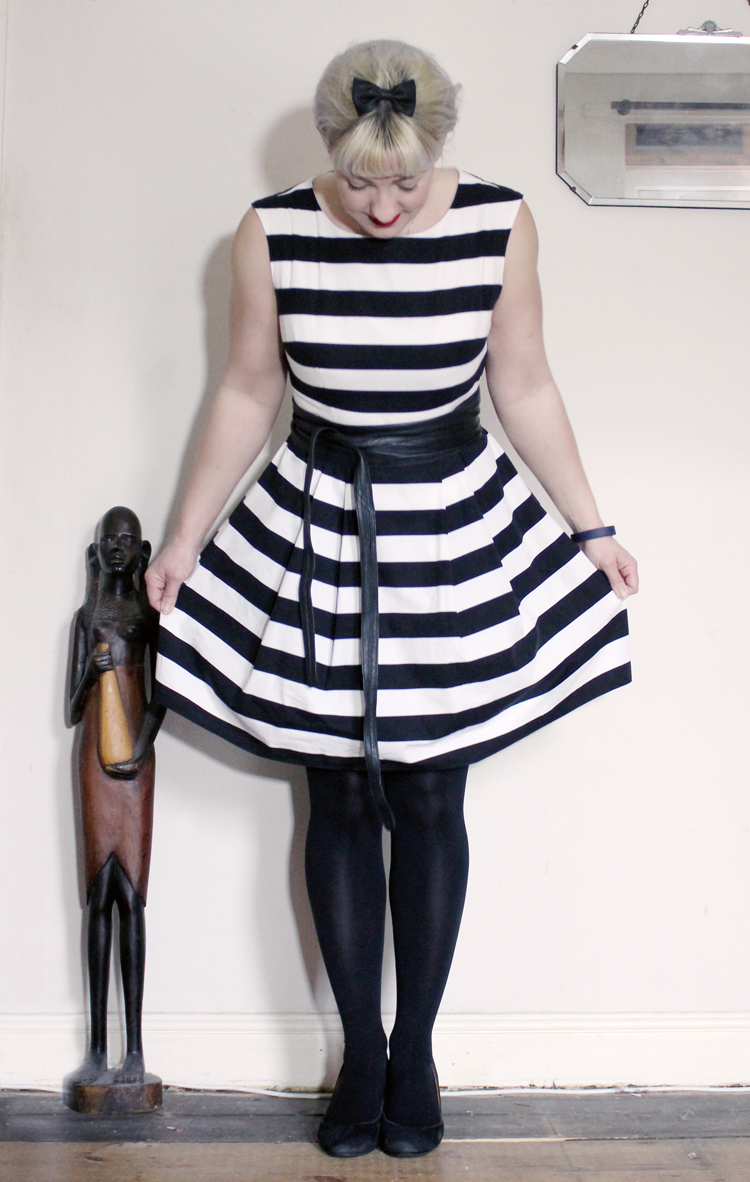 Black and white striped dress with red online shoes