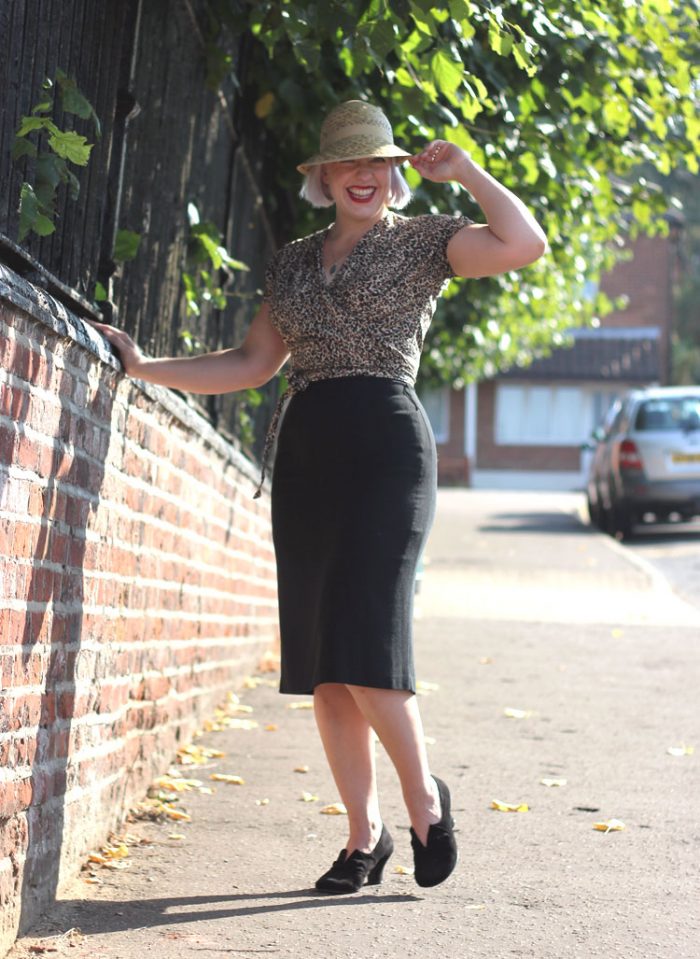 autumn-outfit-straw-hat-and-leopard-print